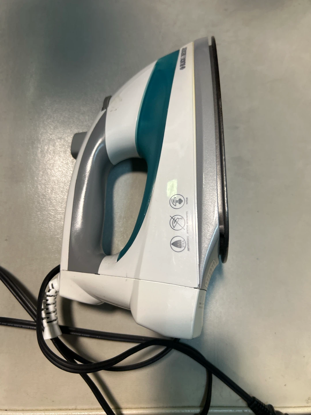 BLACK+DECKER Steam Iron