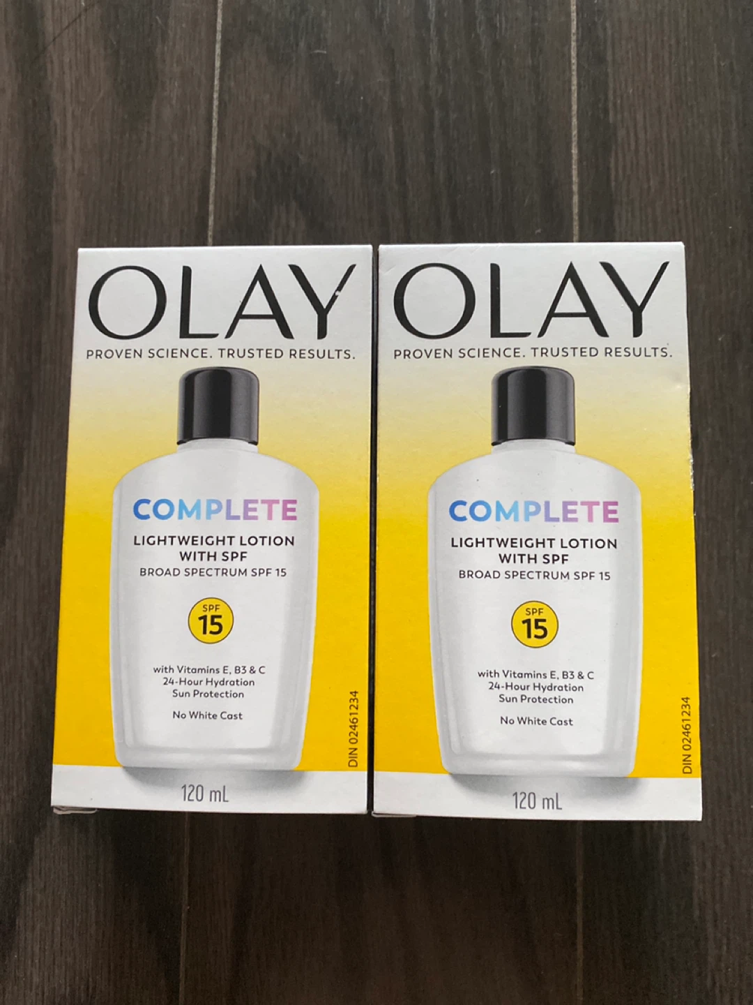 Olay Complete Lightweight Lotion with SPF 15 (2 x 120 mL)