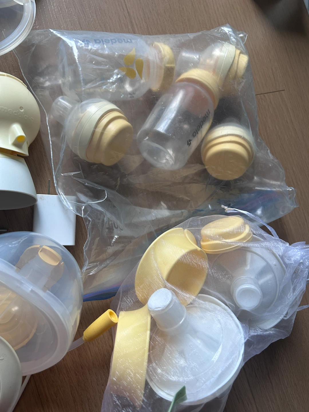 Medela Freestyle Double Electric Breast Pump - photo 3