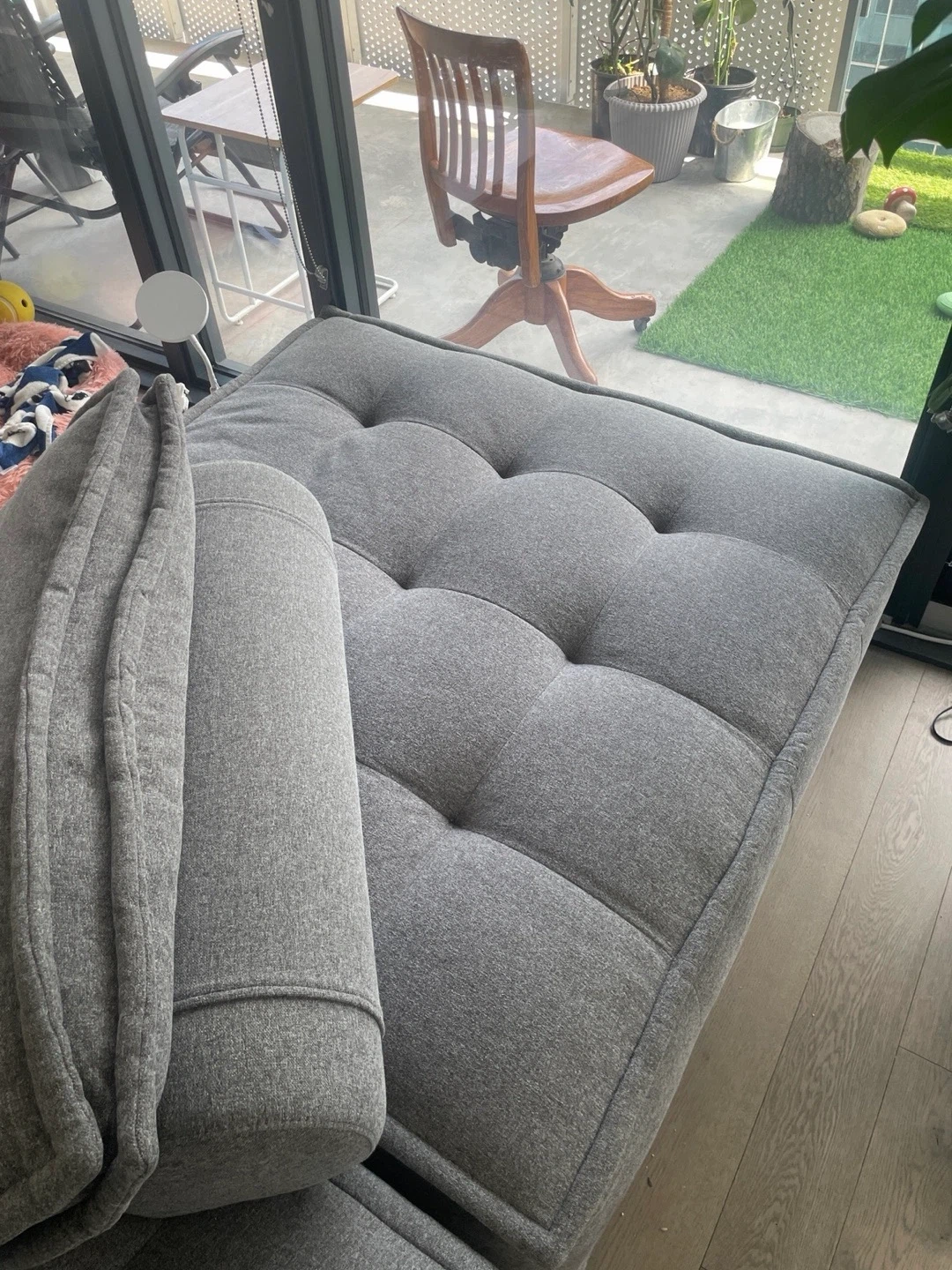 2x Grey Tufted Modular Daybed with Pillows - photo 2
