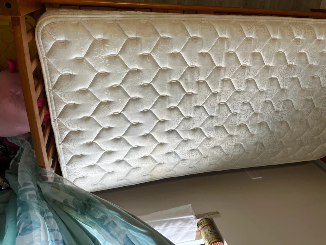 Wooden bunk bed with two mattresses - photo 3