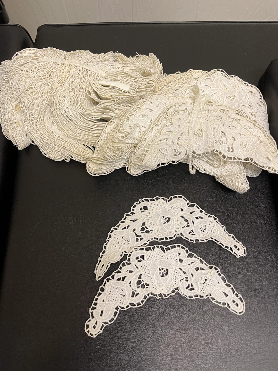$0.10 each . White Lace Trim Assortment,totally 170 pieces