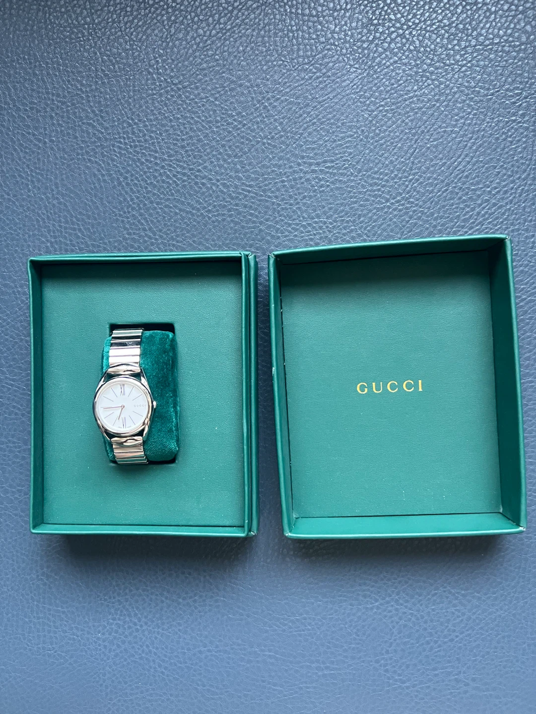 Gucci Watch - Women's Stainless Steel Bracelet Watch - photo 2
