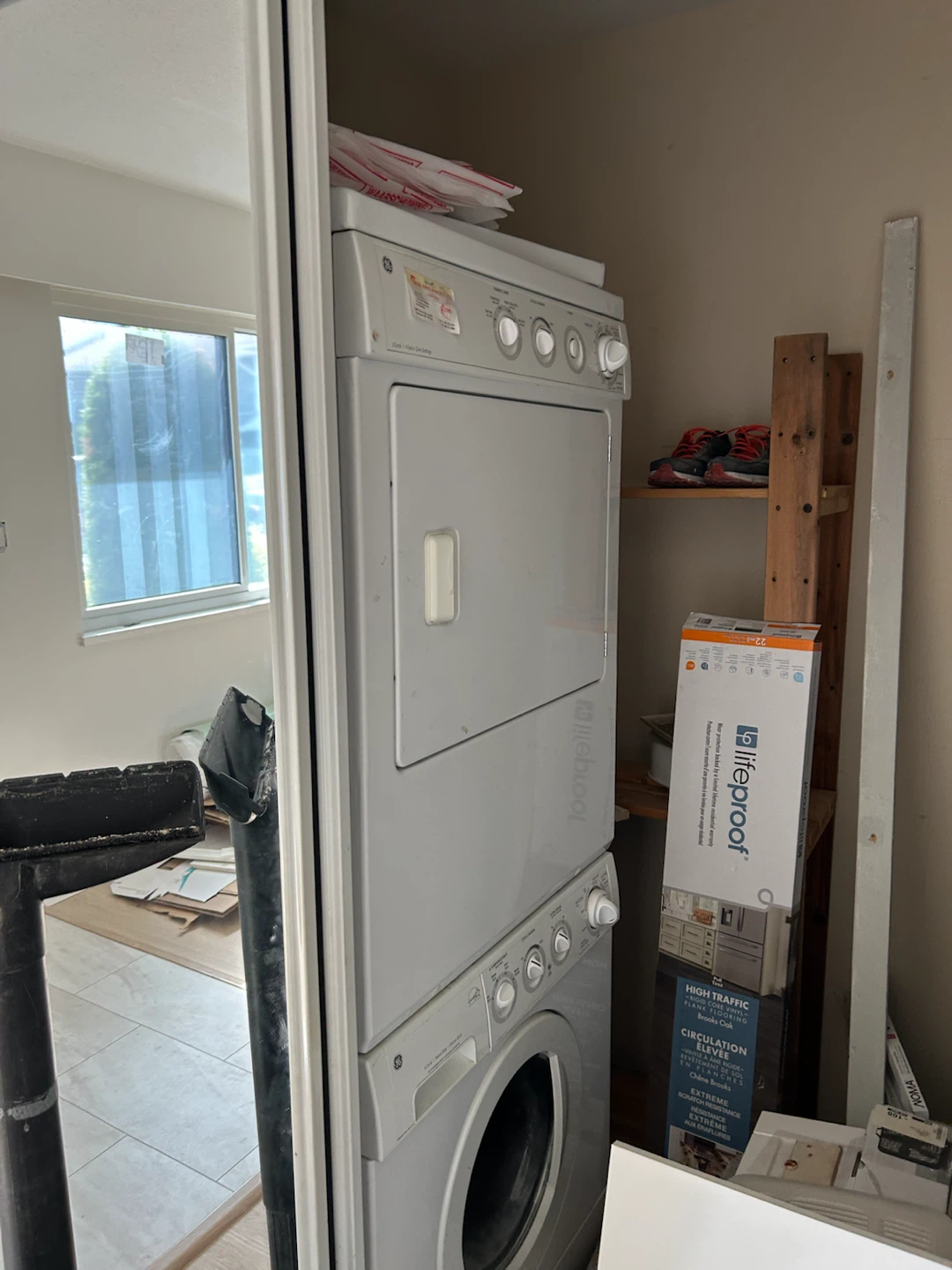 GE Stackable Washer and Dryer Set - photo 2