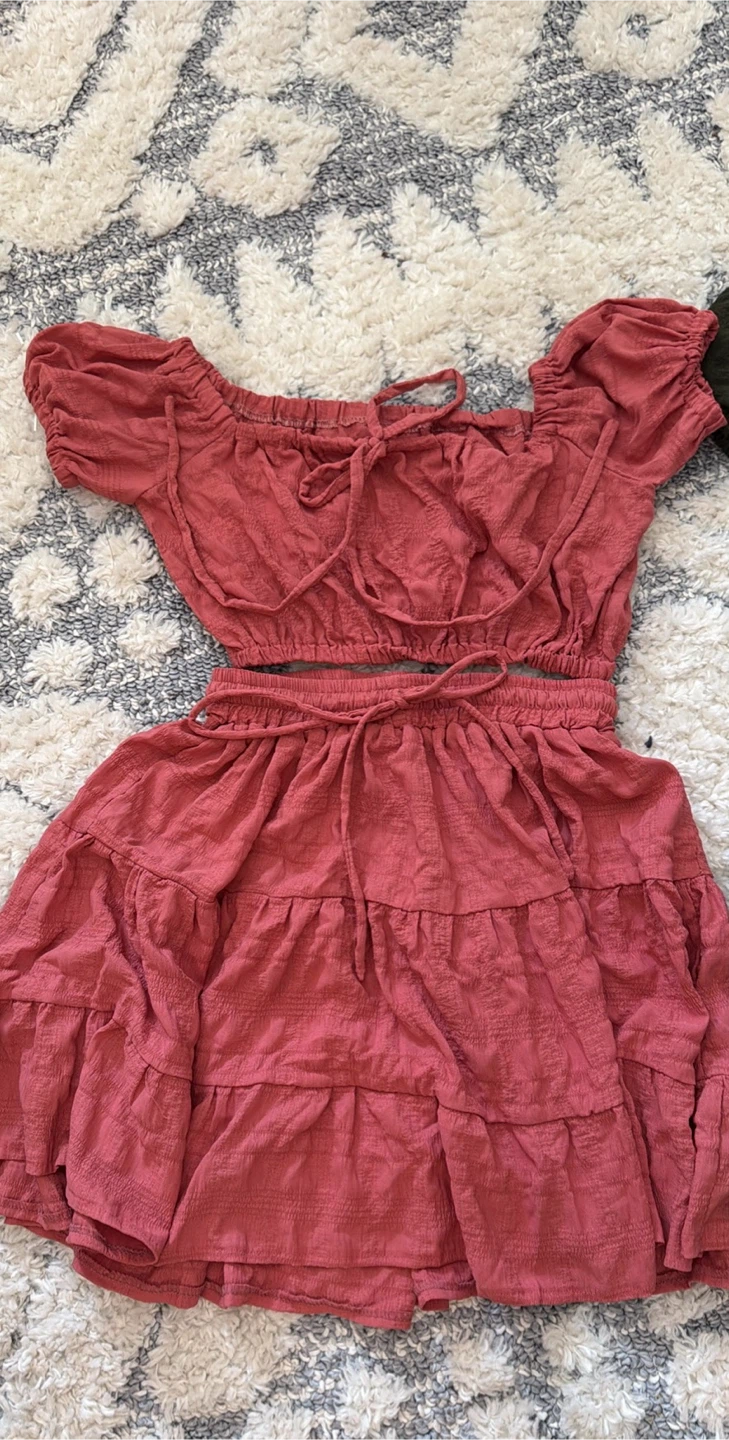 Women's Crop Top and Tiered Skirt Set - photo 3