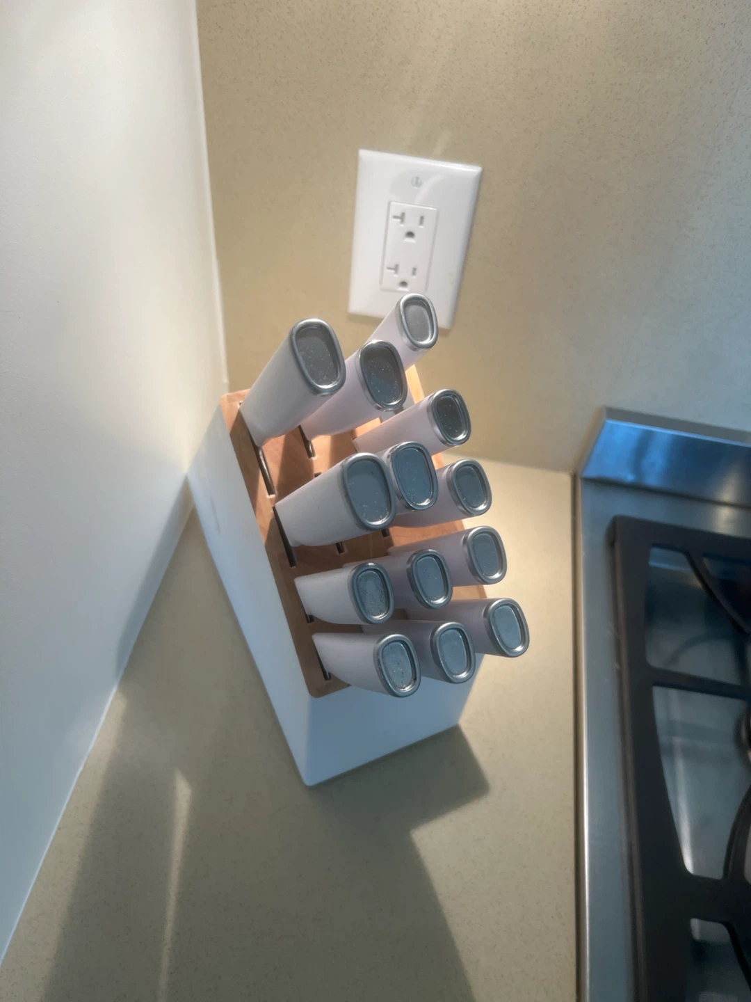 Moving sale Kitchen Aid White Knife Block - photo 2
