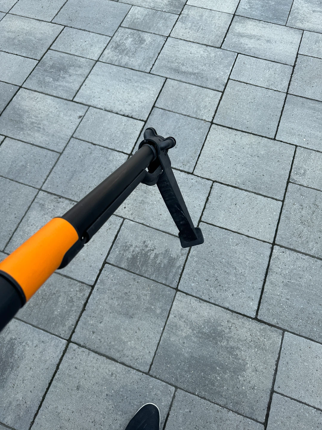 Fiskars Extendable Weed Remover - photo 3