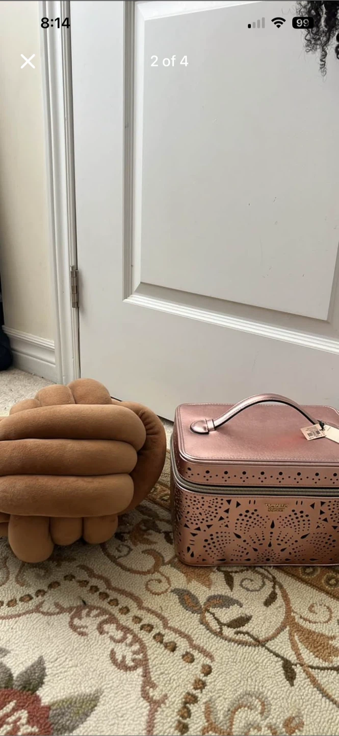 Victoria's Secret Rose Gold Makeup Train Case - photo 2