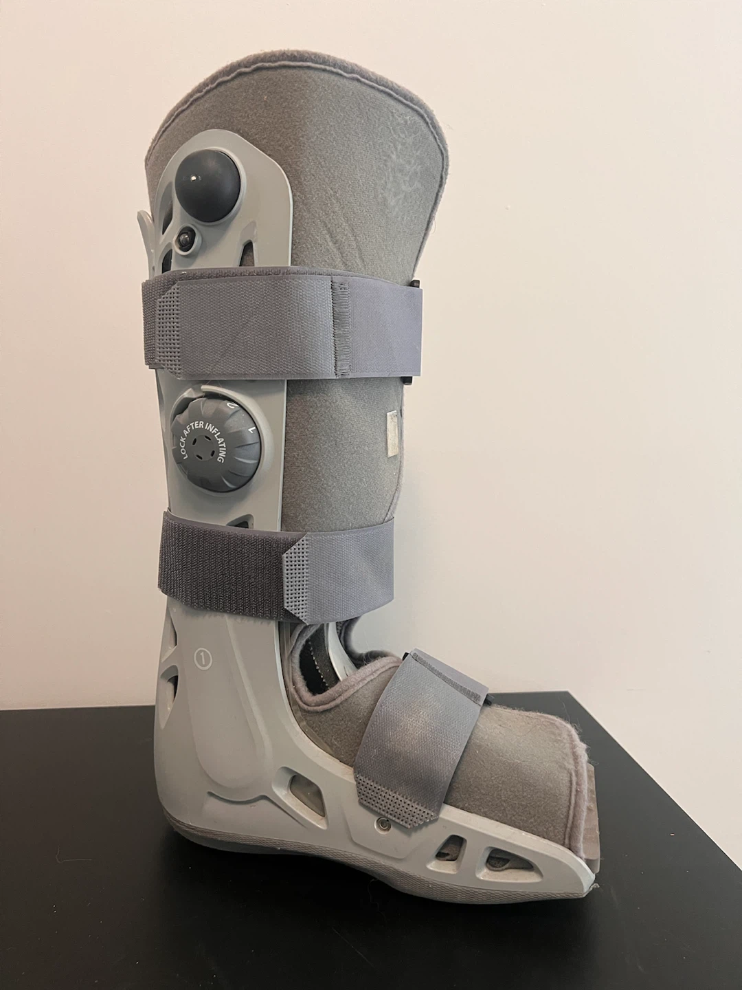 Aircast Walking Boot - Medium