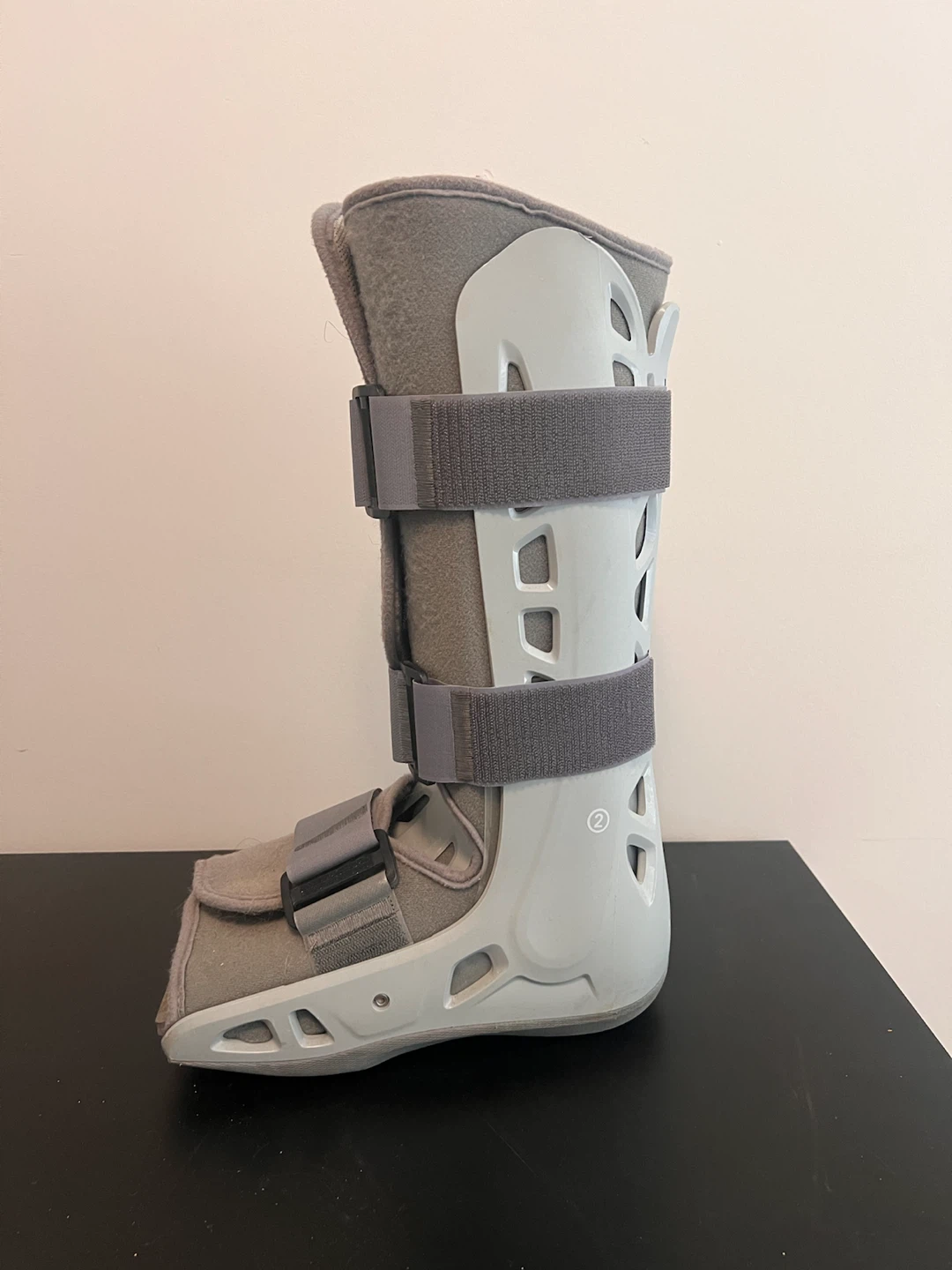 Aircast Walking Boot - Medium - photo 2