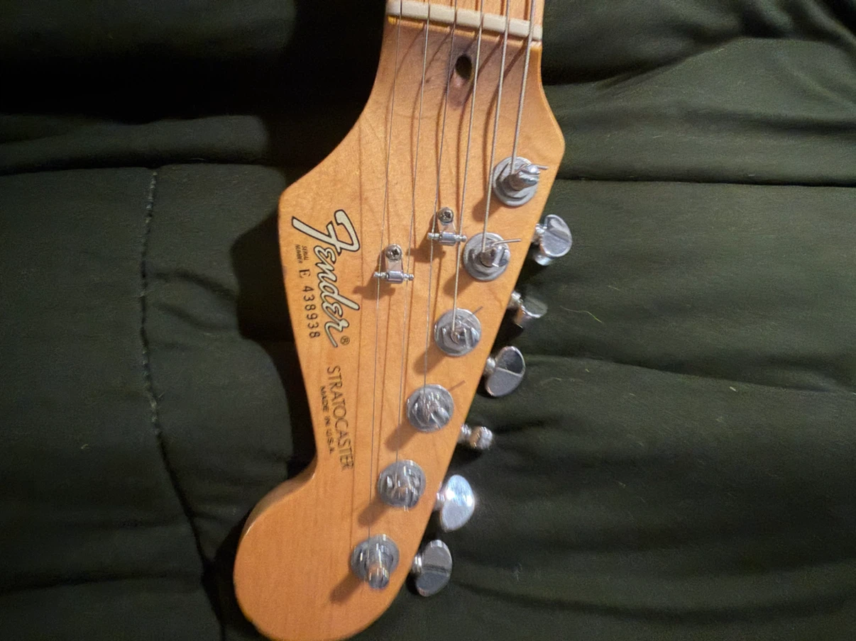 1984 Fender American Stratocaster Electric Guitar - photo 3