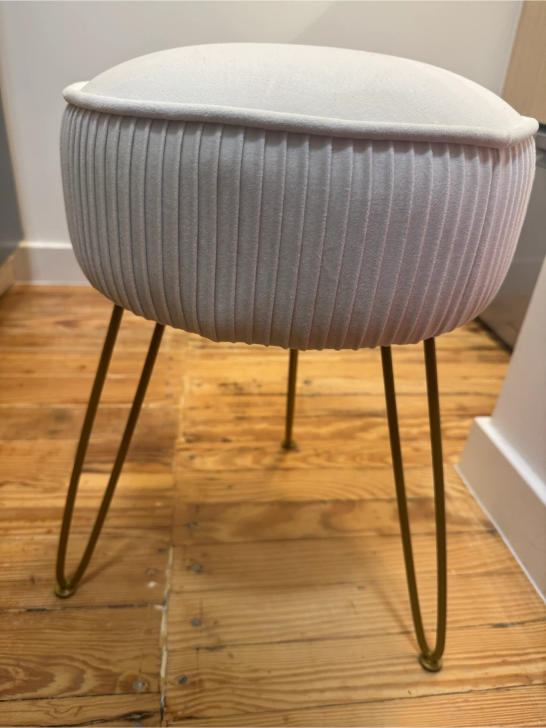 White Velvet Vanity Stool with Gold Legs - photo 2