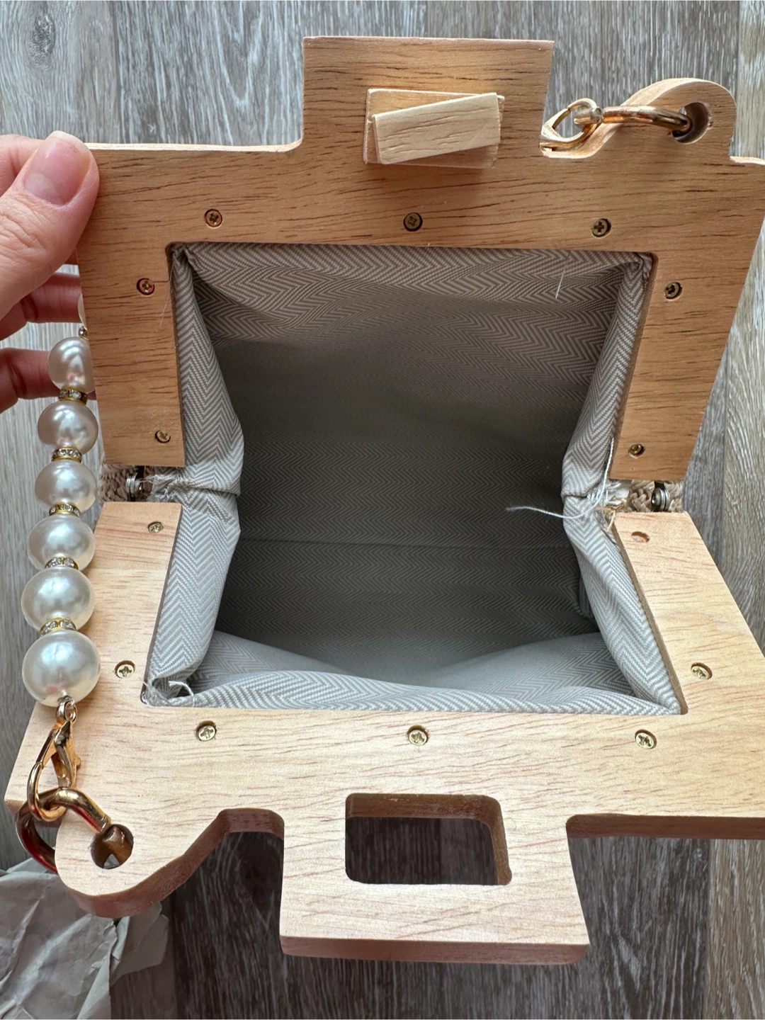 Straw style Clutch with Wooden Frame and Pearl Handle - photo 4