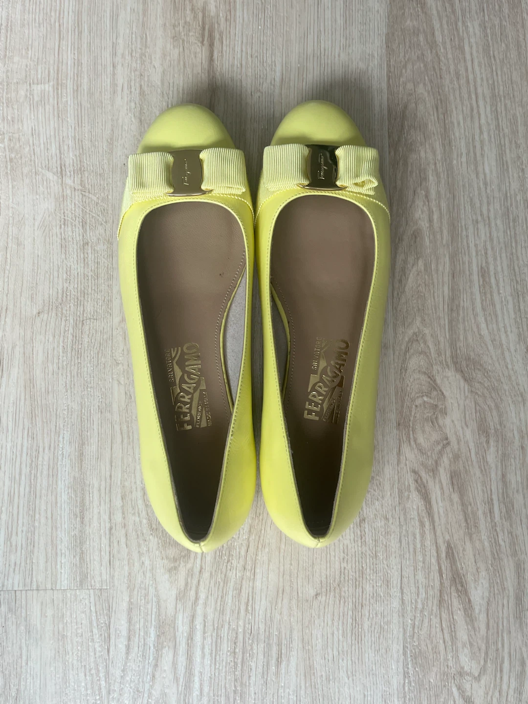 Salvatore Ferragamo Women's Yellow Ballet Flats Size 9