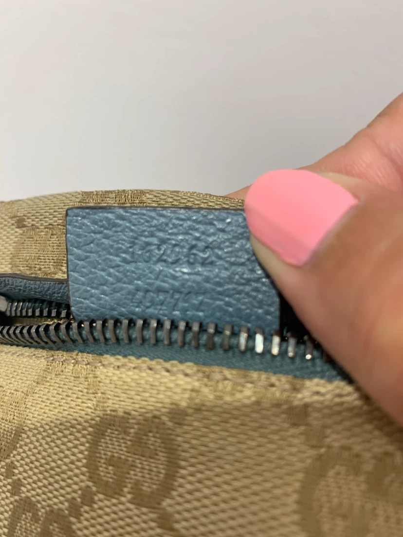 💙 Authentic Gucci Monogram Belt Bag with Blue Leather Accents 💙 - photo 4