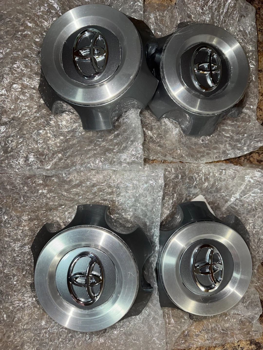 Set of 4 Toyota Center Wheel Hub Caps - photo 2
