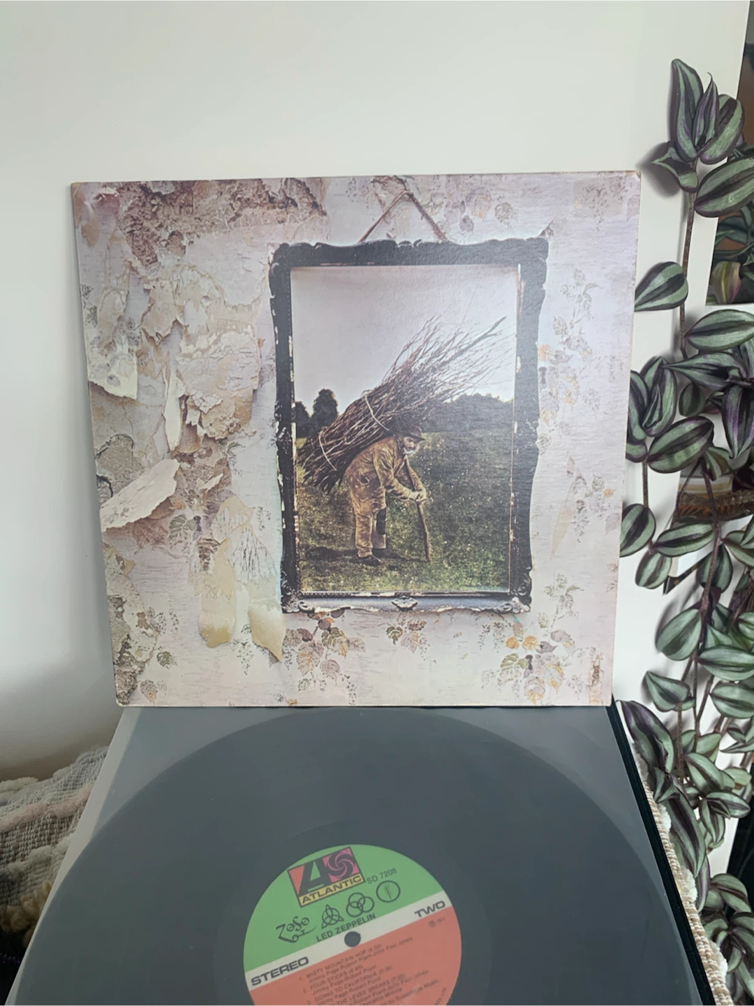 Led Zeppelin IV 12" Vinyl Record - photo 5