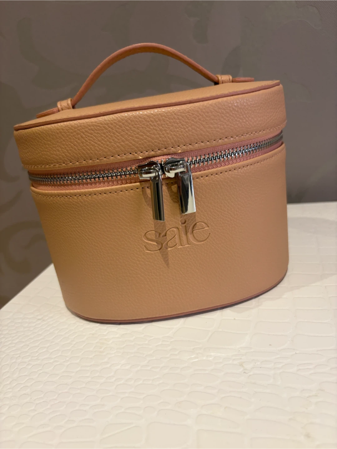 Saie Mini Vanity Case – Limited Edition Peach