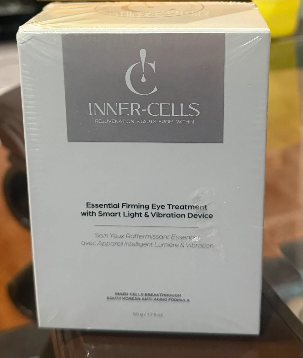 Firming Eye Treatment with Smart Light & Vibration Device