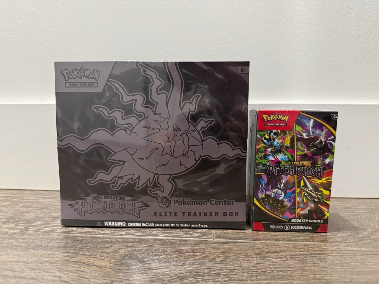 Pokémon Mega Evolution Pitch Black Elite Trainer Box
