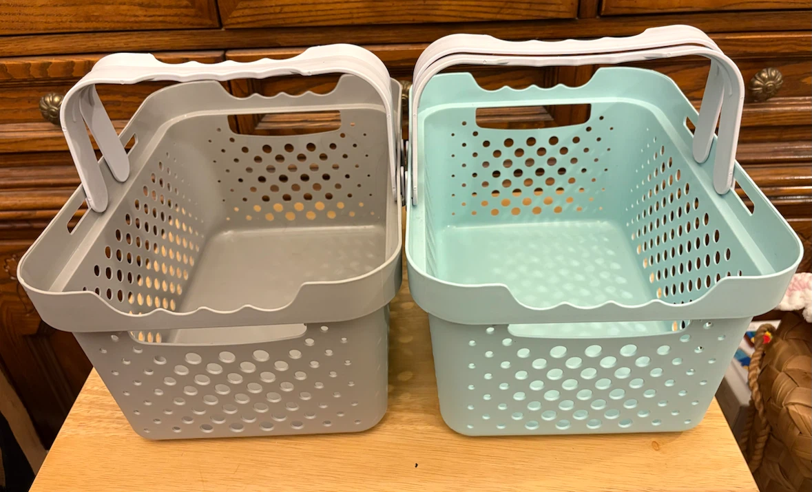 ✨✨Set of 2 Plastic Storage Baskets with Collapsible Handles