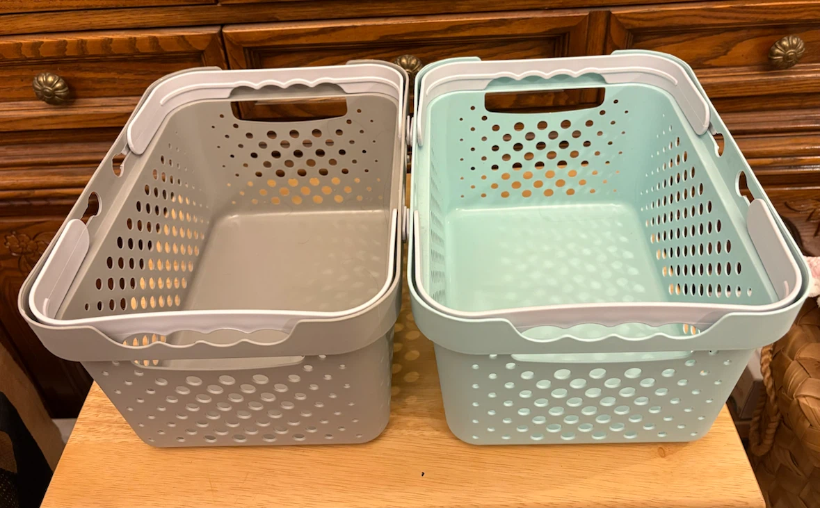 ✨✨Set of 2 Plastic Storage Baskets with Collapsible Handles - photo 3
