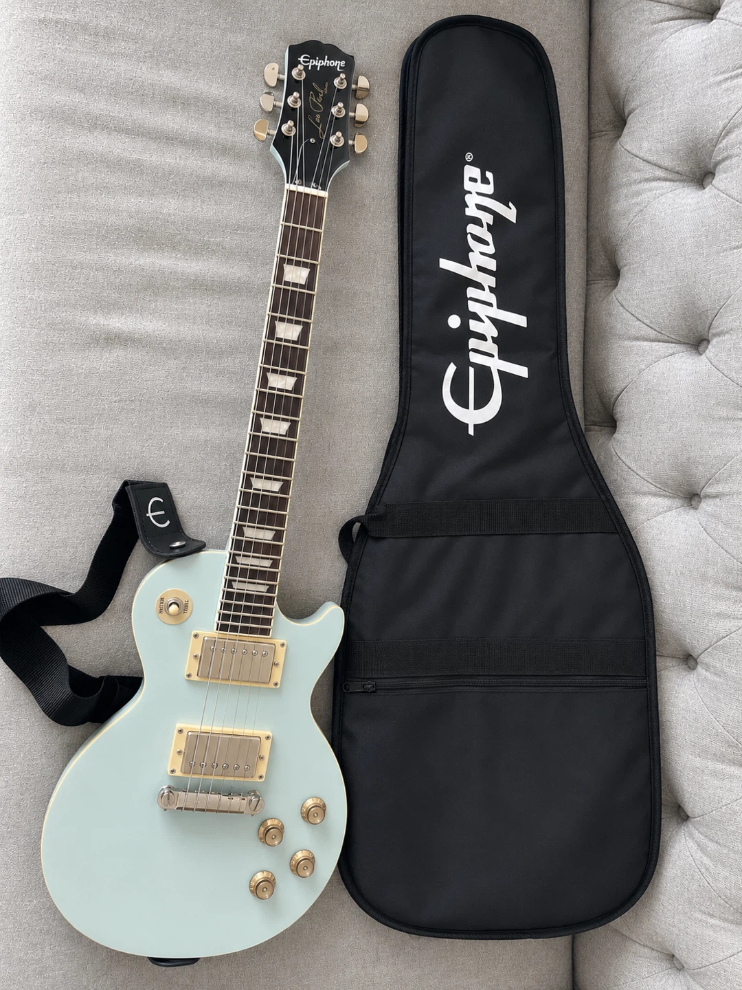 Moving sale: Epiphone Les Paul 3/4 ice blue complete set
