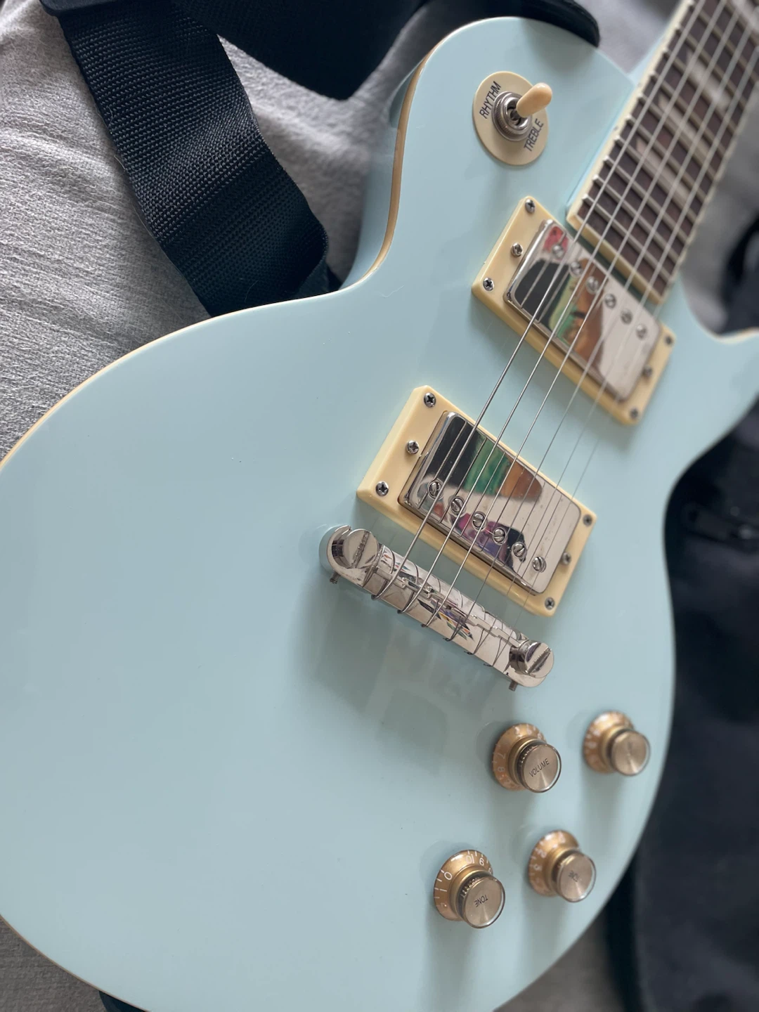Moving sale: Epiphone Les Paul 3/4 ice blue complete set - photo 2