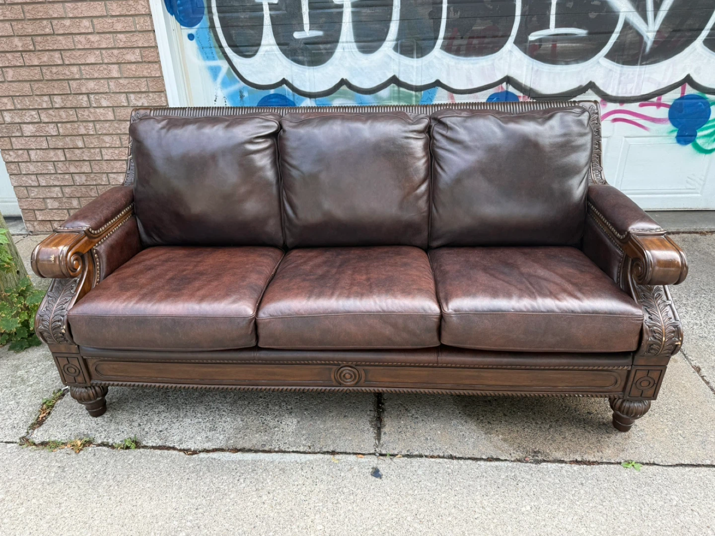 Free delivery Brown Leather Sofa - photo 2
