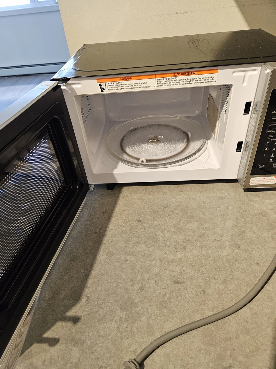 Hamilton Beach Microwave - photo 3