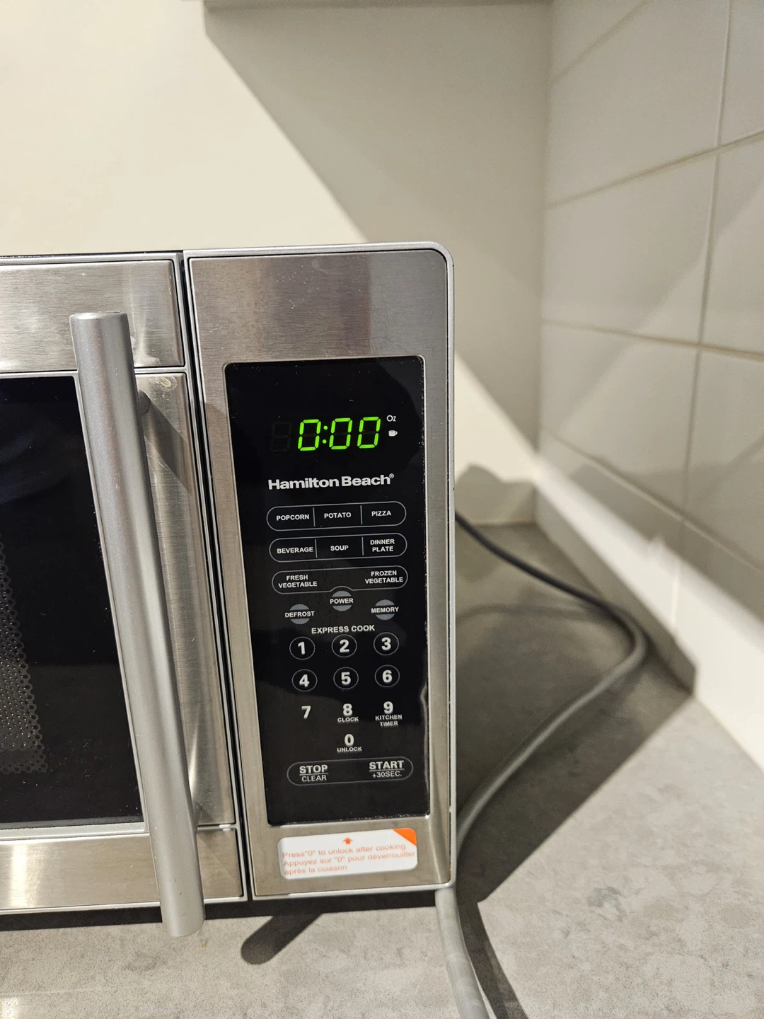 Hamilton Beach Microwave - photo 4