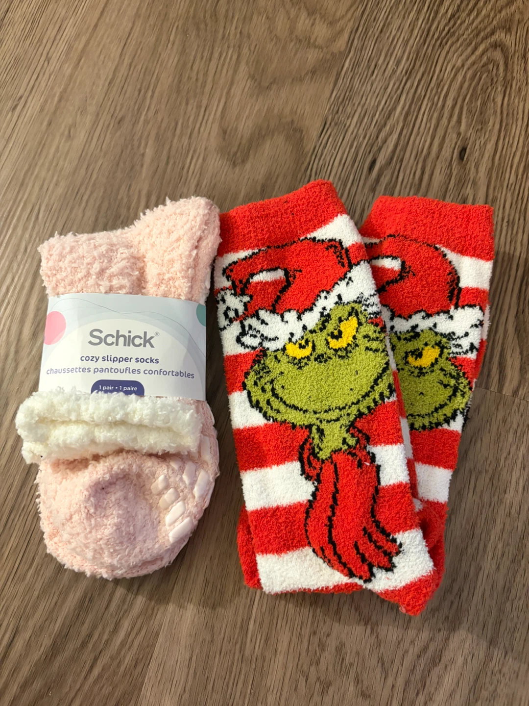 Schick Cozy Slipper Socks & Grinch Christmas Socks