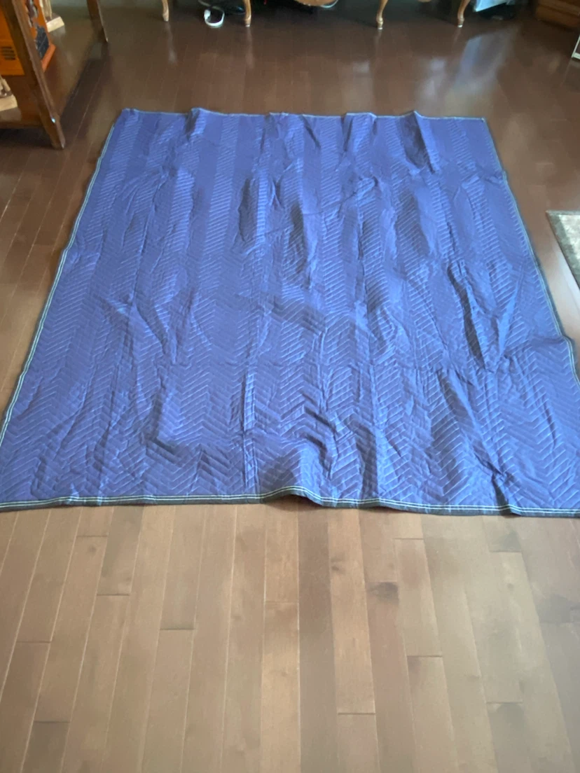 50 professional grade moving blankets - excellent condition - photo 2