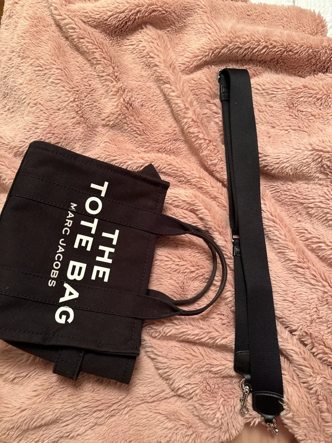 Marc Jacobs The Tote Bag