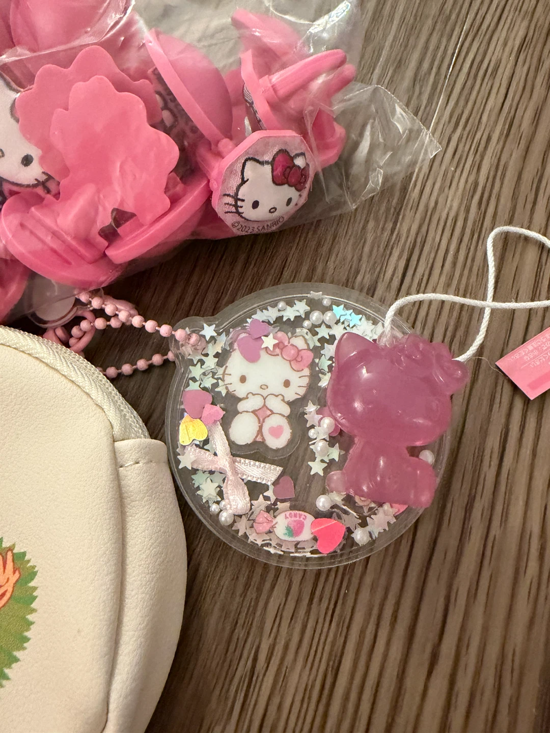 Hello Kitty Coin Purse & Accessories - photo 2