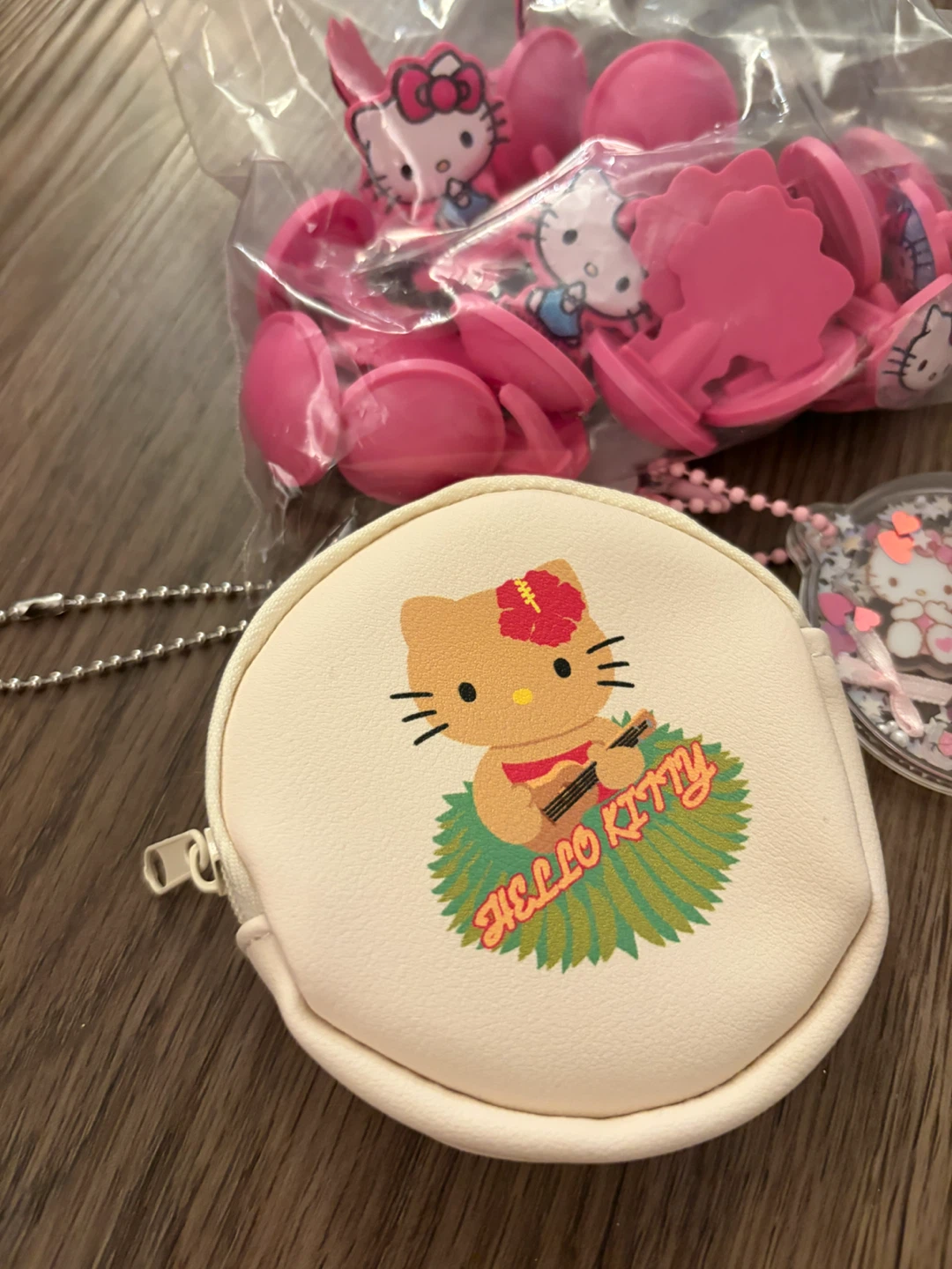 Hello Kitty Coin Purse & Accessories - photo 3