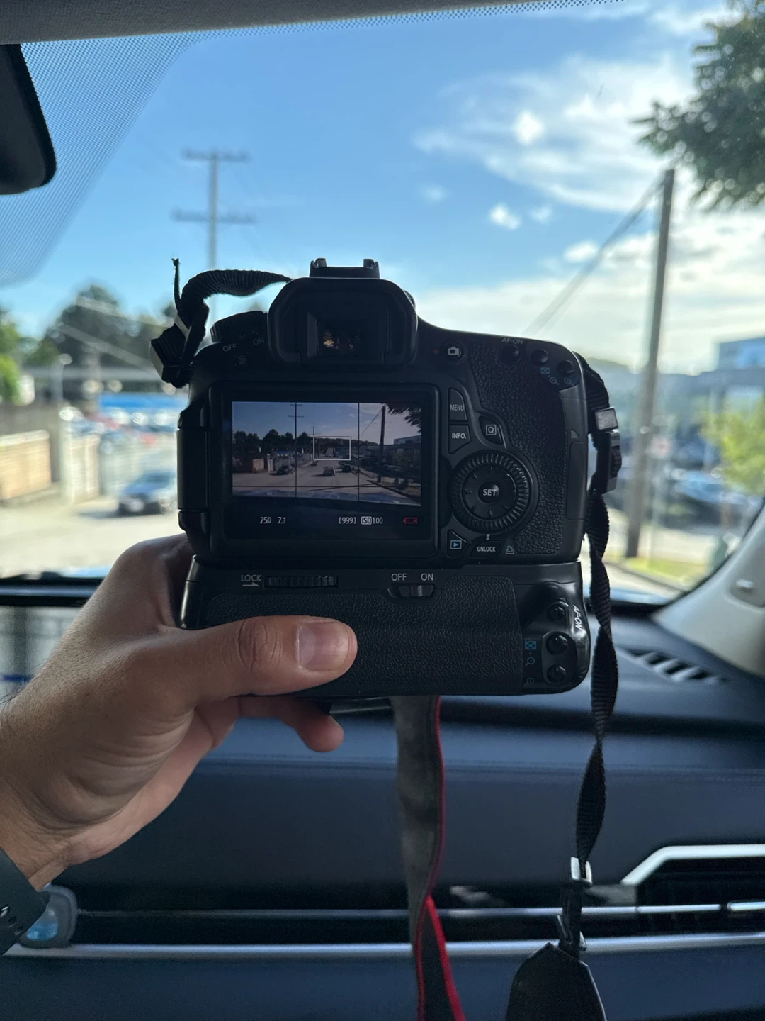 Canon EOS 60D DSLR Camera with Sigma 17-50mm Lens - photo 3