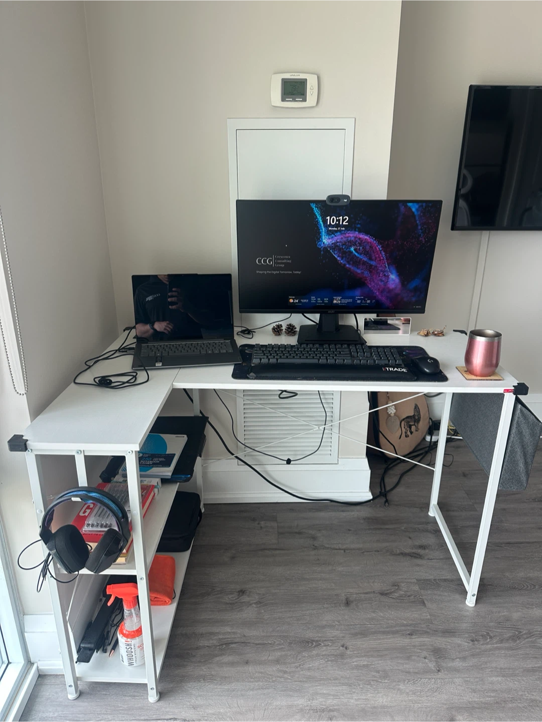 White L-Shaped Computer Desk with Shelves – Excellent Condition - photo 4