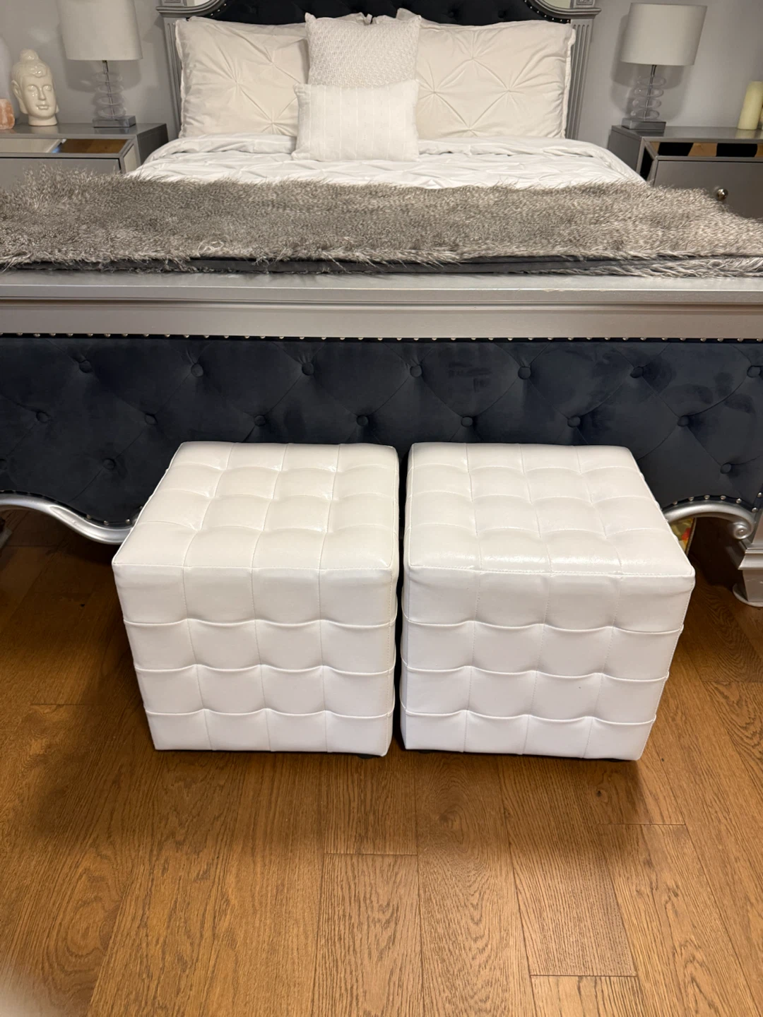 Set of 2 White stool