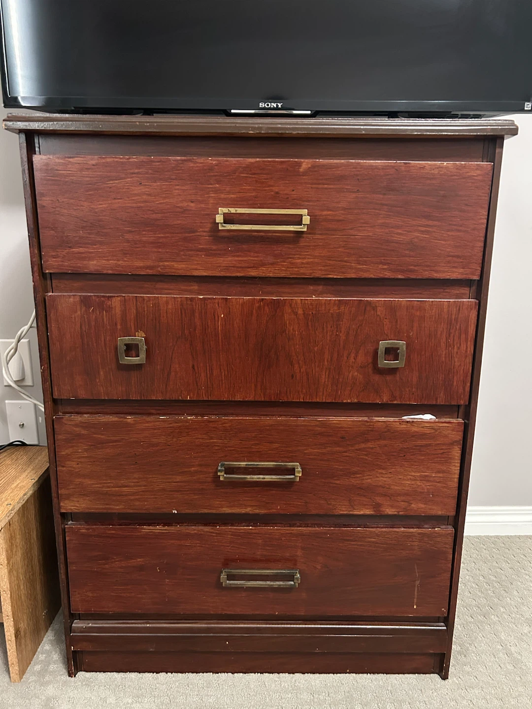 Wooden Dresser with 4 Drawers