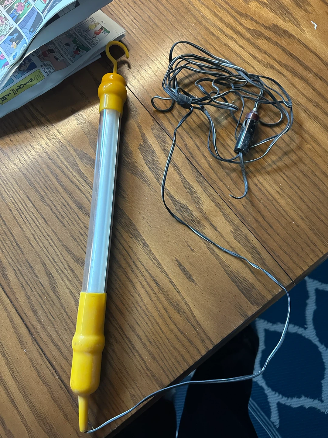 Fluorescent Work Light with Hook and Cord