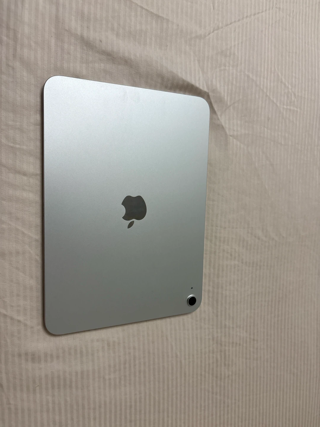 Apple iPad - photo 2