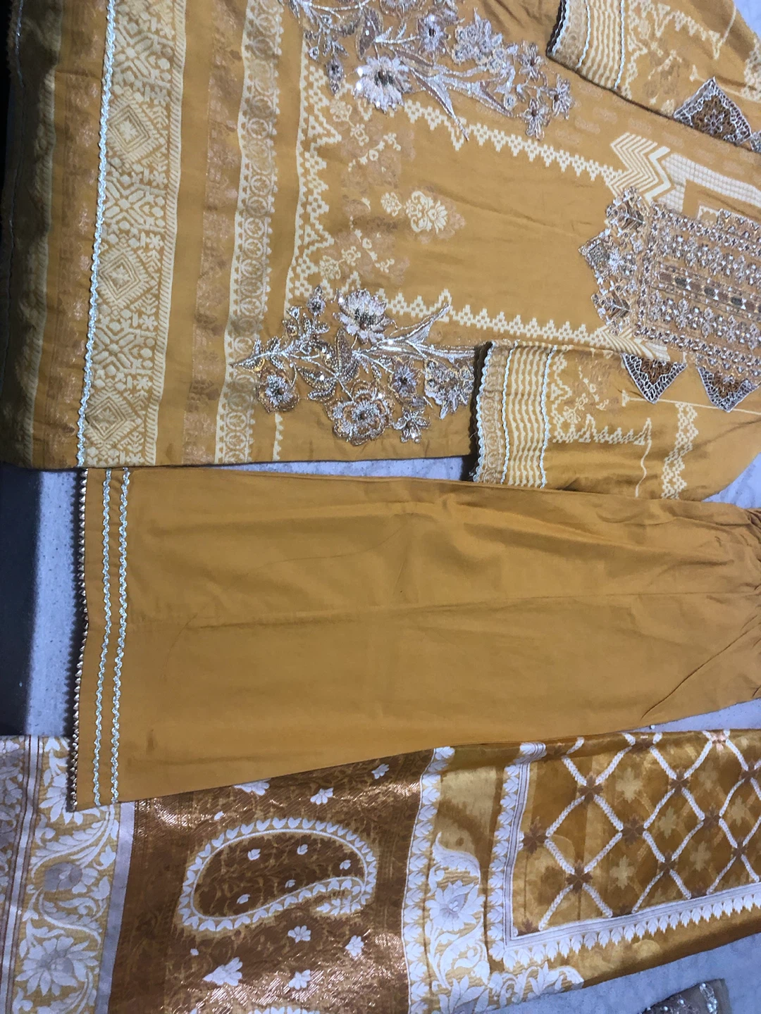 Yellow Embroidered Kurti with Pants and Dupatta - photo 2