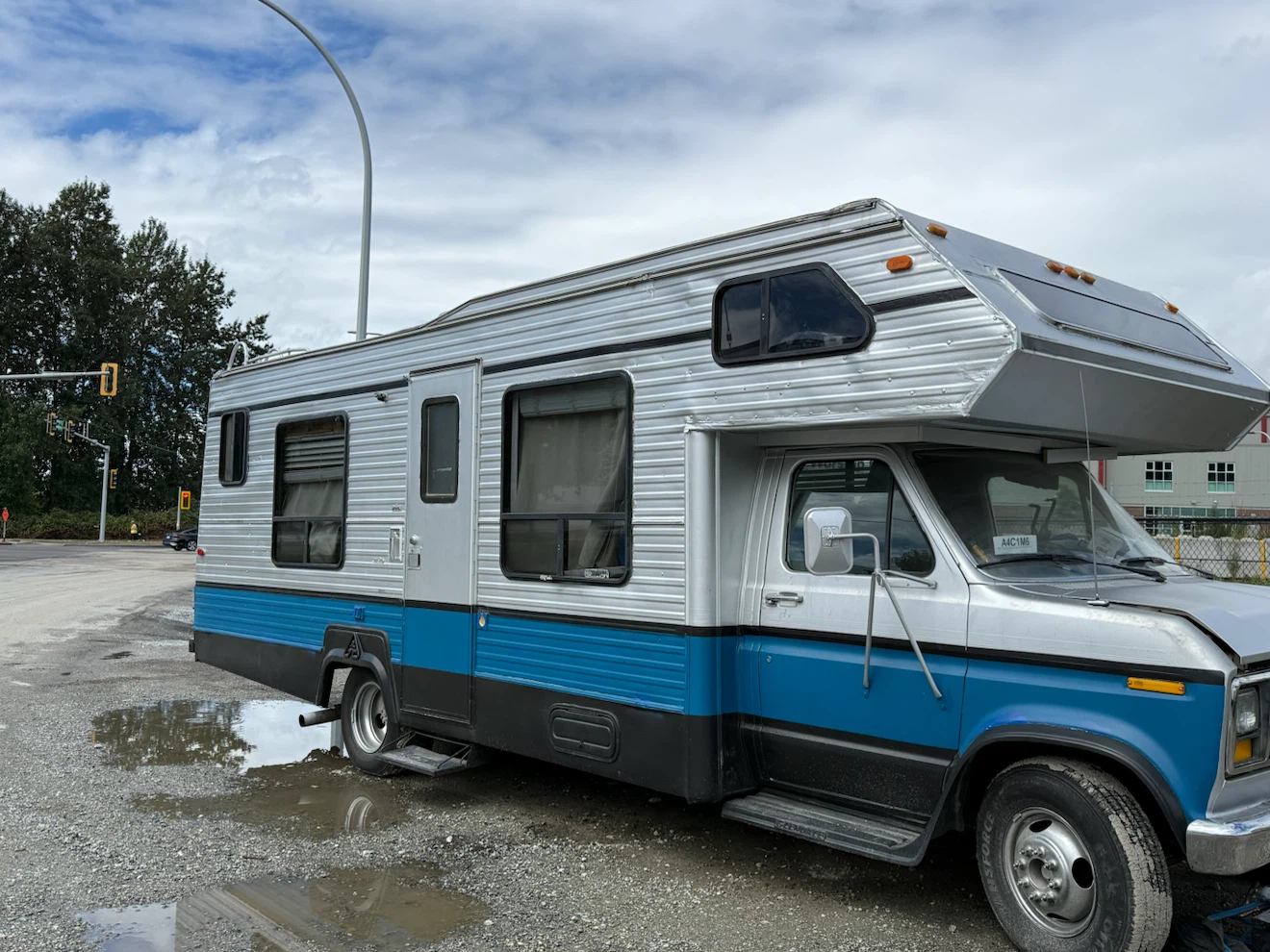 1988 FORD STERLING GLENDALE RV, MECHANIC’S SPECIAL!!