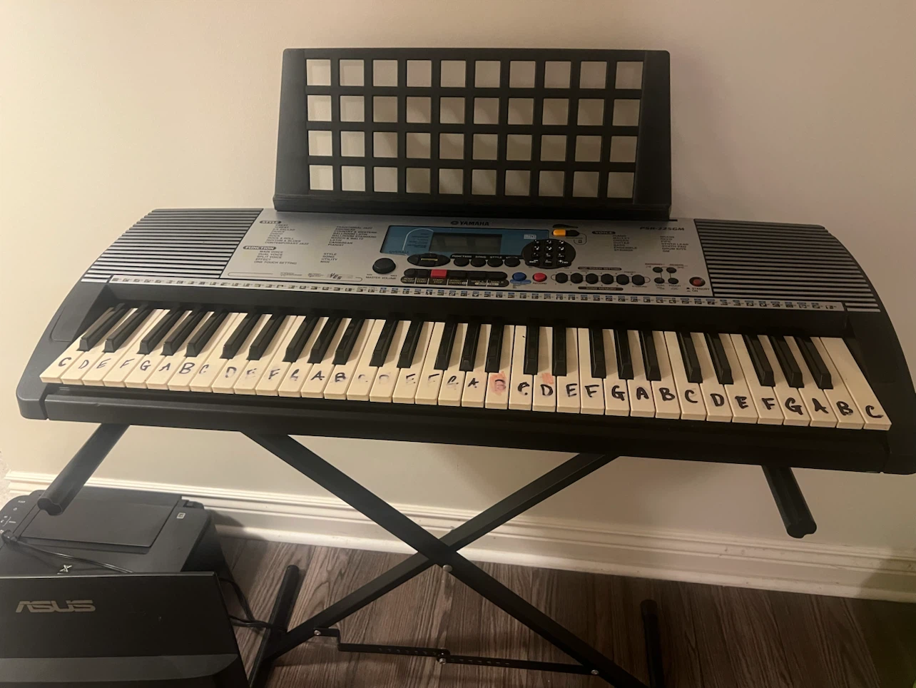 Yamaha Portable Keyboard with Stand