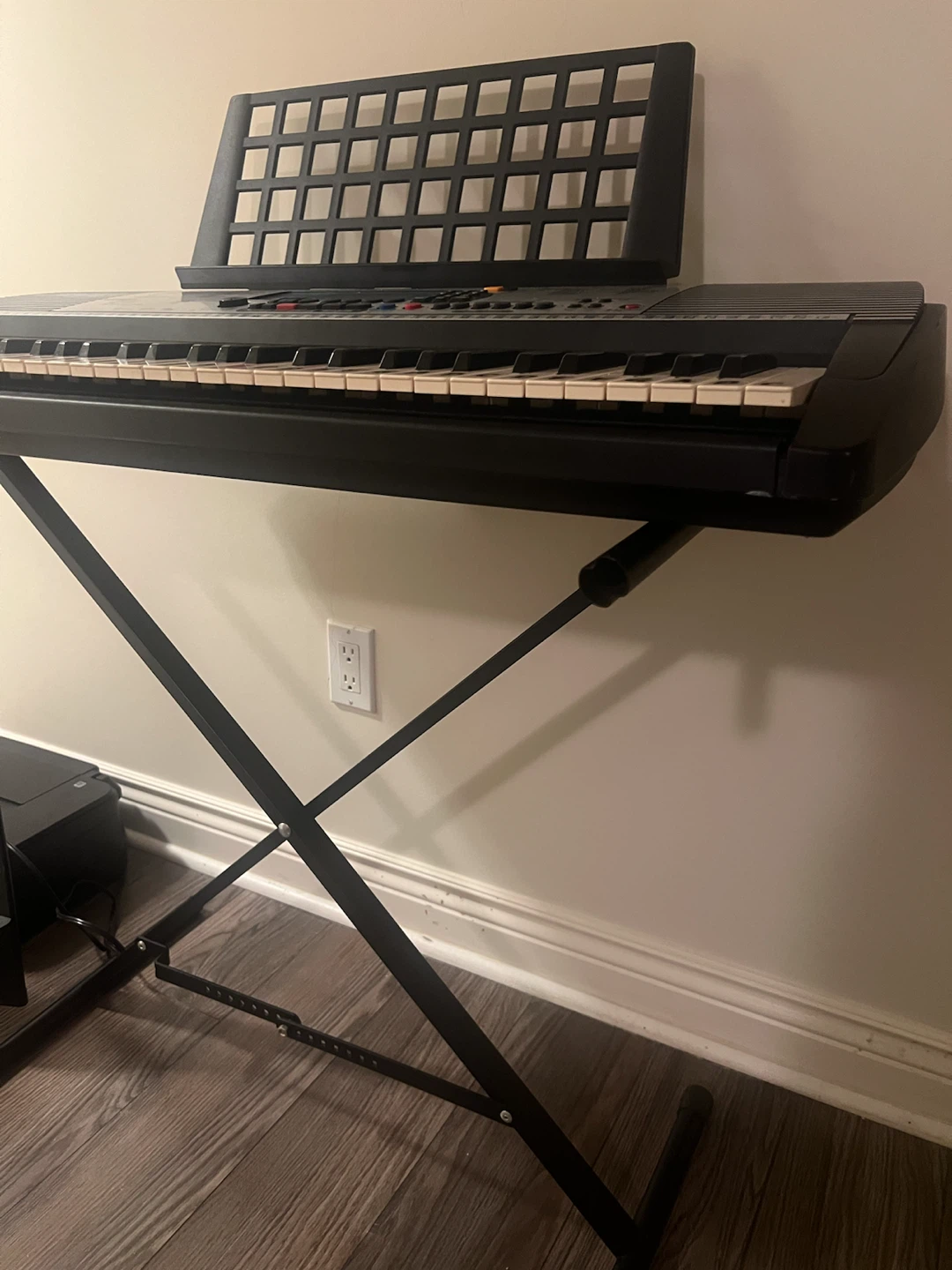 Yamaha Portable Keyboard with Stand - photo 2