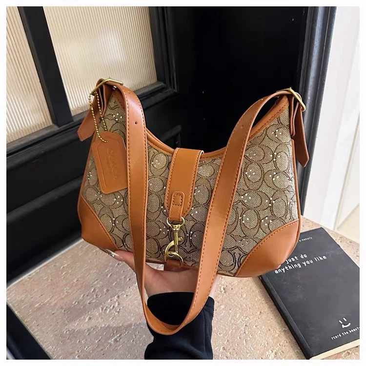 Coach Shoulder Bag - photo 5