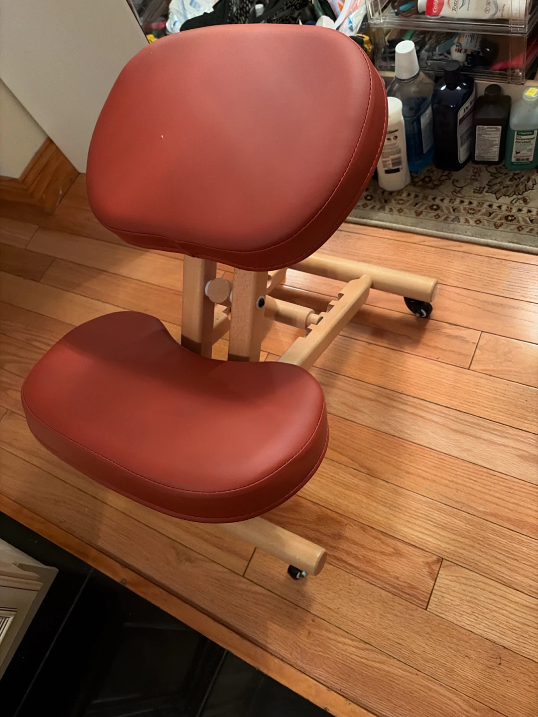 Ergonomic Kneeling Chair - Red Faux Leather - photo 4