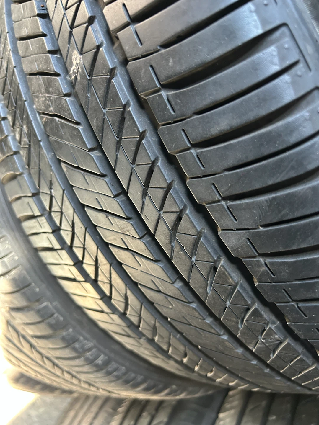 Used 255/35/18 - photo 3