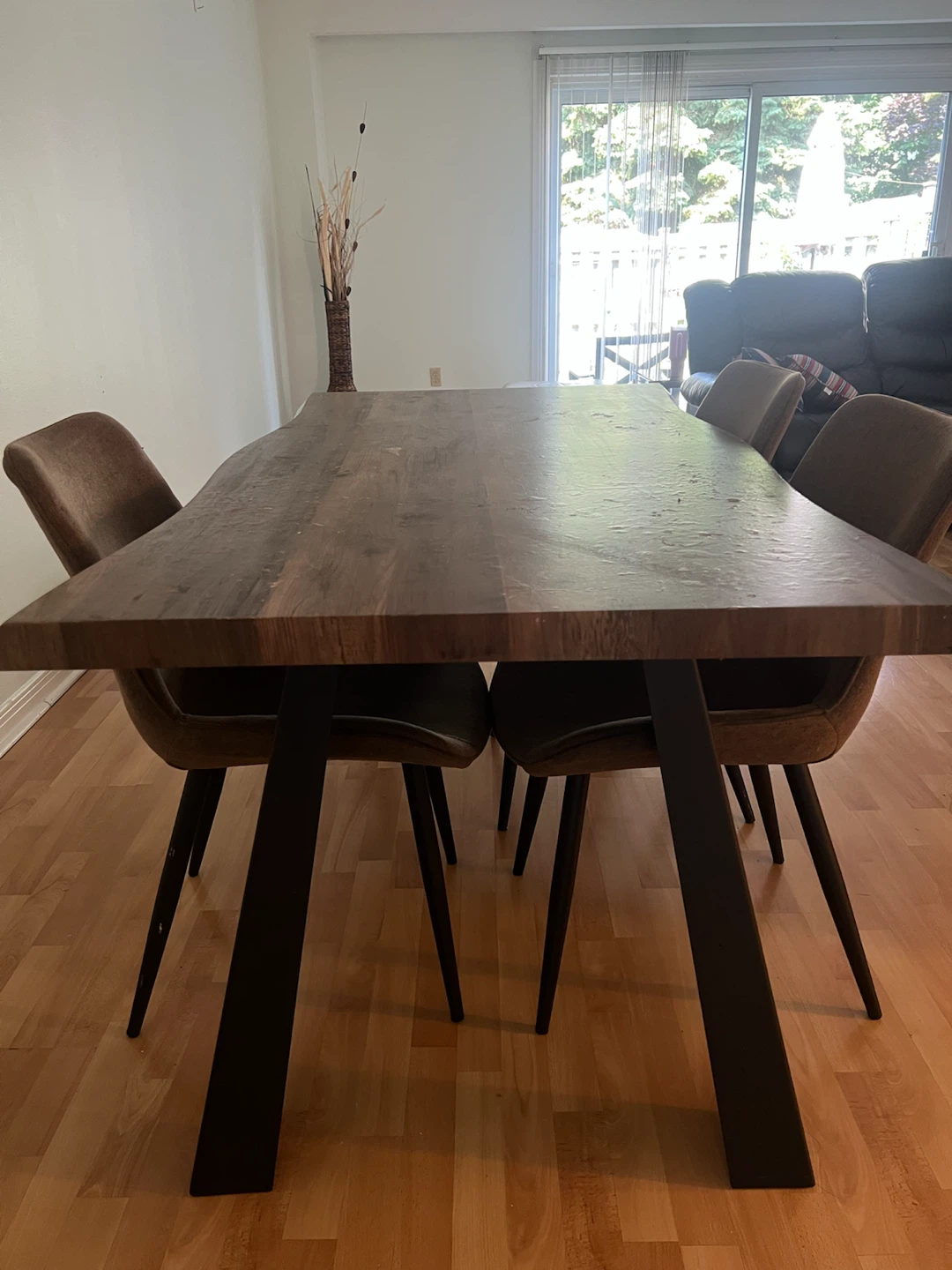 Live Edge Dining Table with 4 Chairs